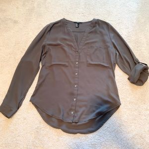 Forever 21 dark green blouse. Option to roll up sleeve or keep down.